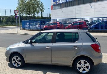 Skoda Fabia 186.000 km 4.799 &euro; Düsseldorf 40599