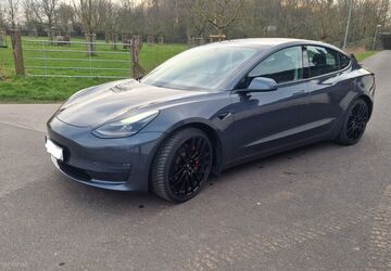 Tesla Model 3 66.000 km 28.900 &euro; Neuss 41472