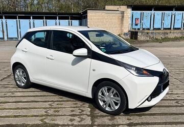 Toyota Aygo (X) 125.000 km 5.600 &euro; Duisburg 47259