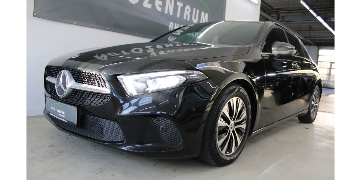 Mercedes-Benz A 180 140.371 km 18.990 &euro; Düsseldorf 40233