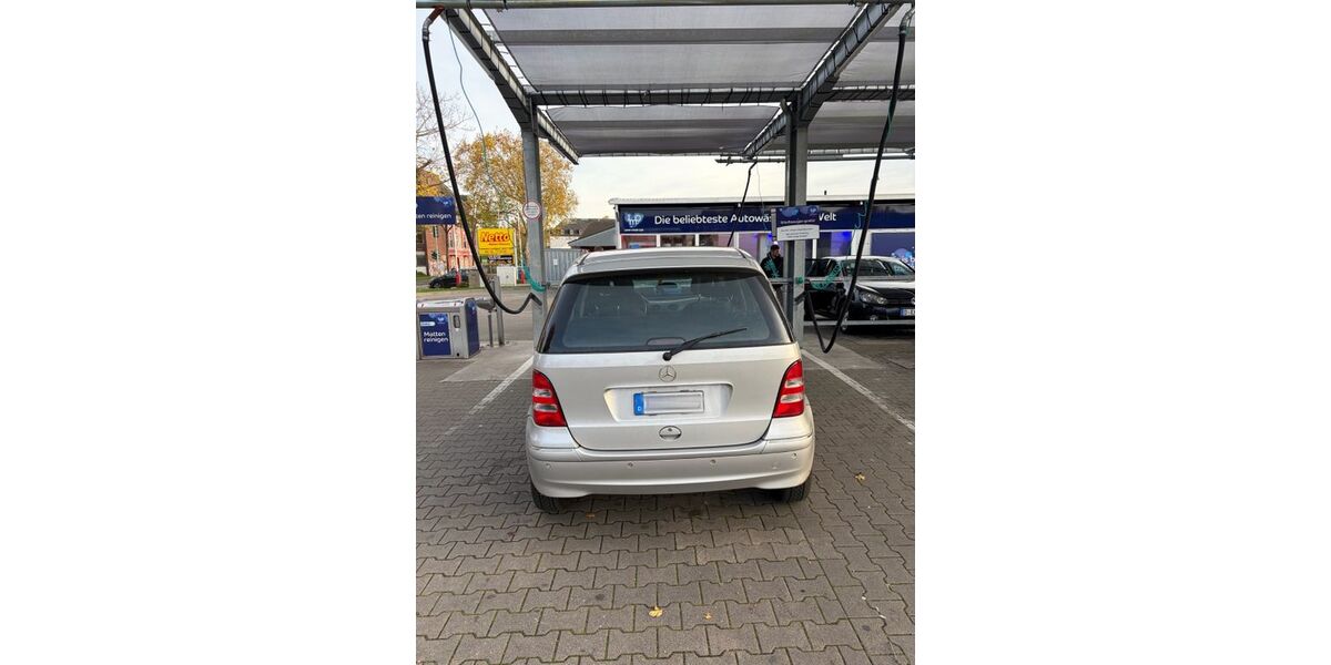 Mercedes-Benz A 140 143.800 km 1.890 &euro; Düsseldorf 40472