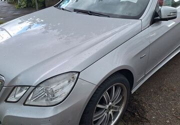 Mercedes-Benz E 220 154.000 km 8.850 &euro; Duisburg 47055