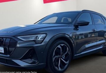 Audi e-tron 44.758 km 39.900 &euro; Düsseldorf 40233