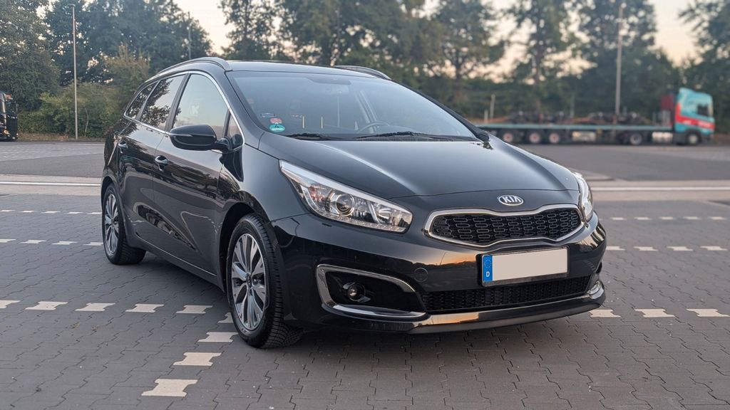Kia ceed Sportswagon 94.700 km 11.600 &euro; Krefeld 47800