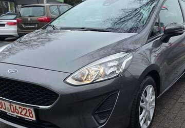 Ford Fiesta 82.000 km 8.900 &euro; Duisburg 47167