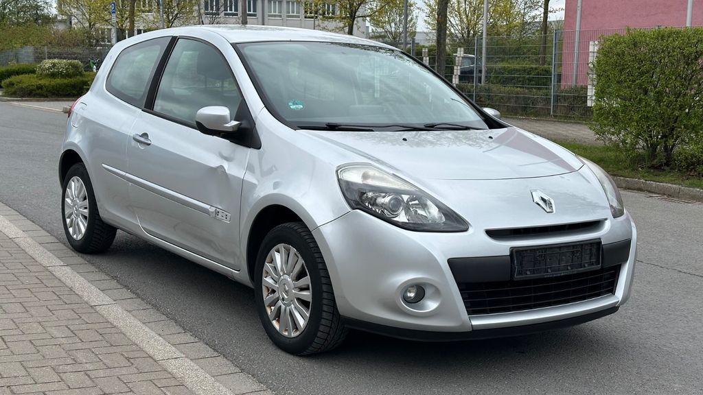 Renault Clio 205.000 km 2.250 &euro; Neuss 41460
