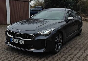 Kia Stinger 68.000 km 30.500 &euro; Neuss 41469