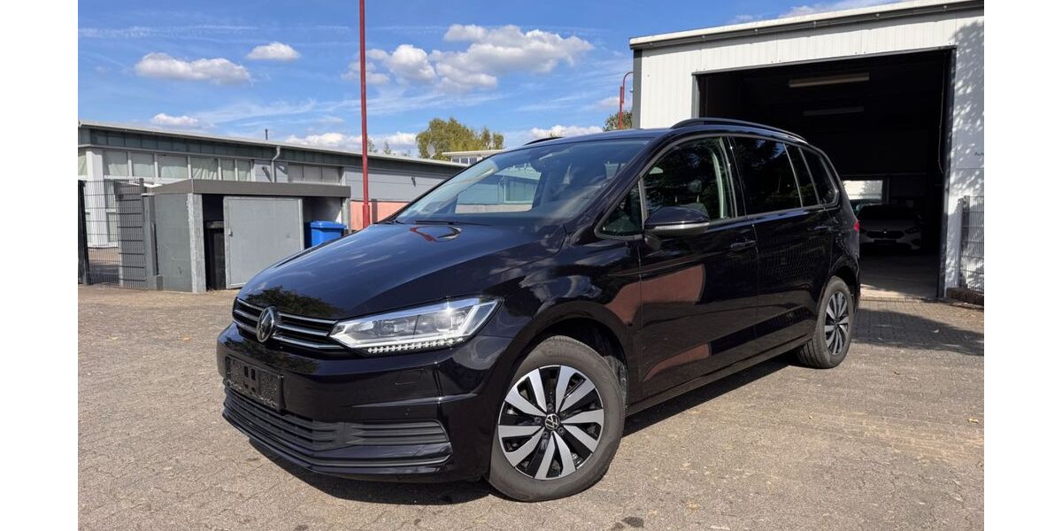 VW Touran 24.650 km 31.999 &euro; Meerbusch 40668