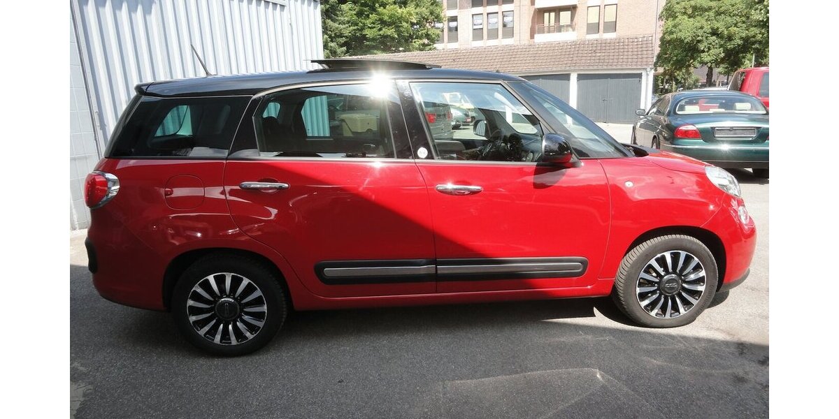 Fiat 500L 1.6D Living Navi+PanoSdach+kamera+Klimatr 158.000 km 8.399 &euro; Neuss 41462