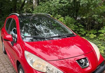 Peugeot 207 130.000 km 2.700 &euro; Duisburg 47198