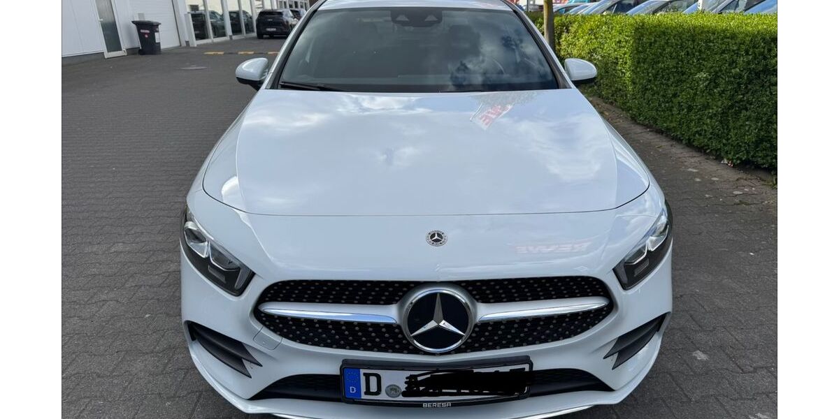 Mercedes-Benz A 250 126.000 km 22.900 &euro; Düsseldorf 40515