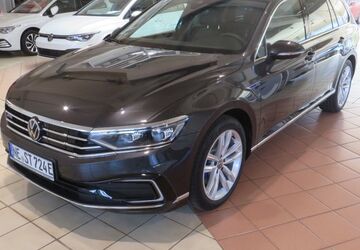 VW Passat Variant 54.200 km 37.945 &euro; Neuss 41469