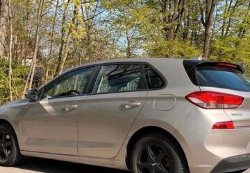 Hyundai i30 128.460 km 8.750 &euro; Duisburg 47167