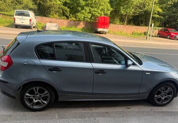 BMW 116 215.000 km 2.699 &euro; Duisburg 47057