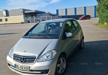 Mercedes-Benz A 160 114.000 km 2.400 &euro; Duisburg 47229