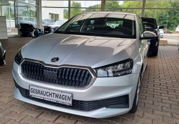 Skoda Fabia 51.900 km 12.950 &euro; Duisburg 47167