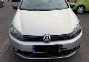 VW Golf 210.000 km 5.000 &euro; Düsseldorf 40223