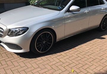 Mercedes-Benz E 220 193.500 km 17.500 &euro; duisburg 47178