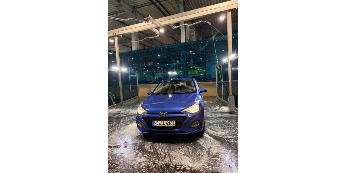 Hyundai i20 69.000 km 9.900 &euro; Krefeld 47829