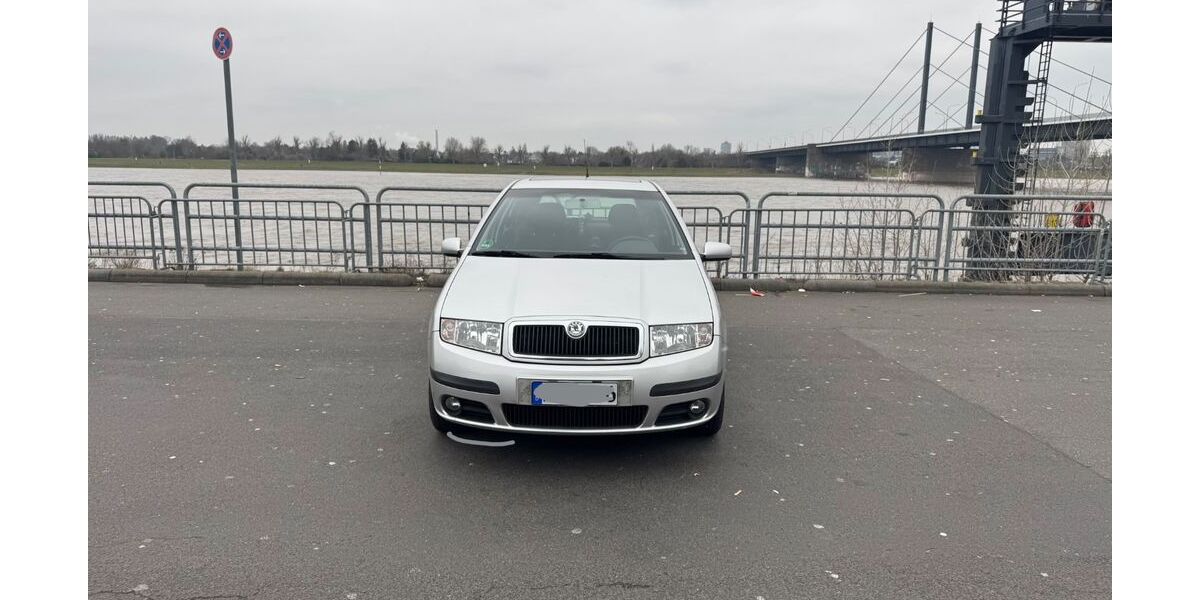Skoda Fabia 139.800 km 3.799 &euro; Düsseldorf 40472