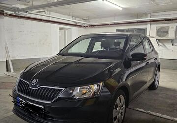 Skoda Fabia 52.200 km 8.000 &euro; Düsseldorf 40212