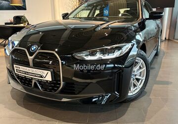 BMW i4 12.699 km 35.900 &euro; Duisburg 47119