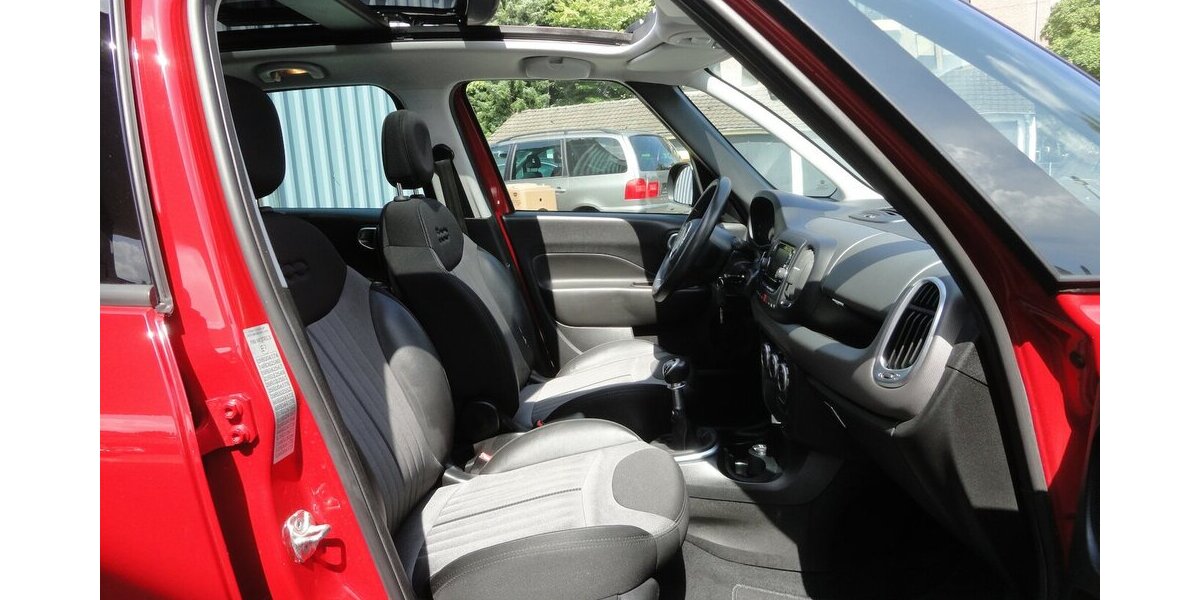 Fiat 500L 1.6D Living Navi+PanoSdach+kamera+Klimatr 158.000 km 8.399 &euro; Neuss 41462