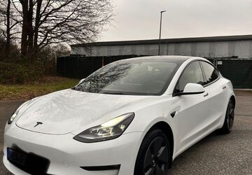 Tesla Model 3 22.318 km 30.800 &euro; Voerde 46562