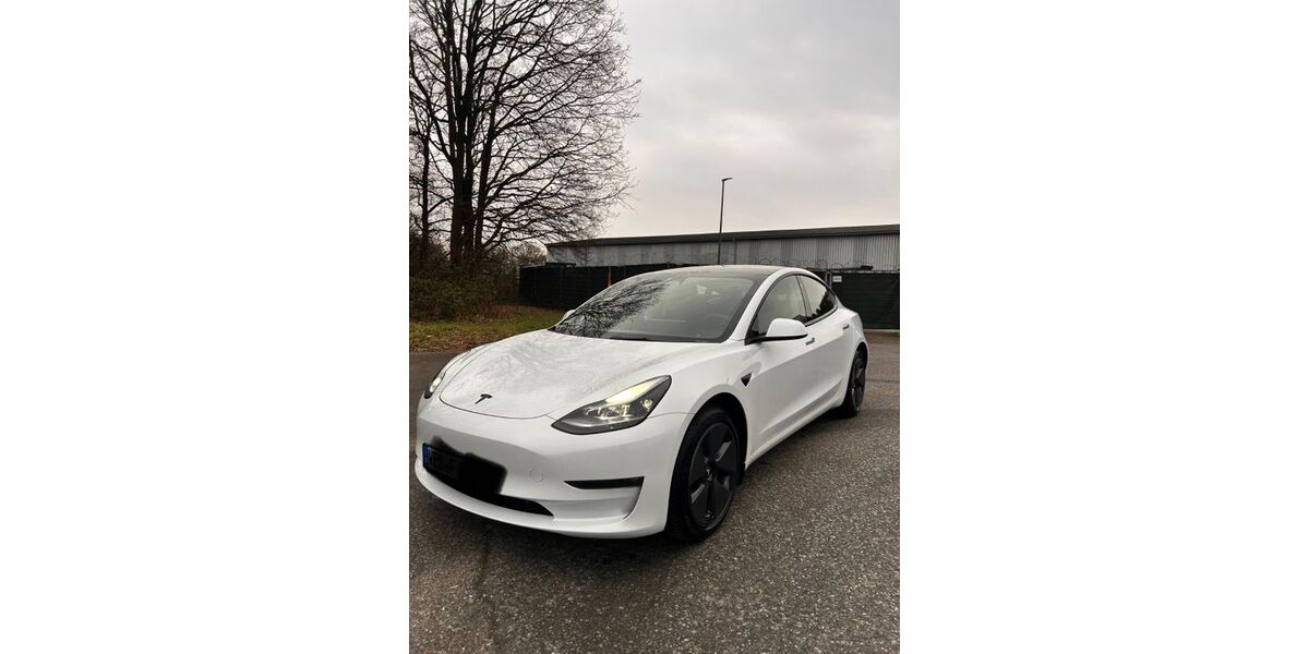 Tesla Model 3 22.318 km 30.800 &euro; Voerde 46562
