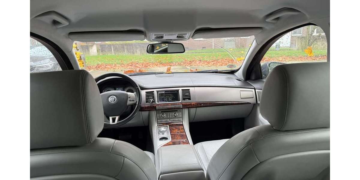 Jaguar XF 129.000 km 6.700 &euro; Duisburg 47249