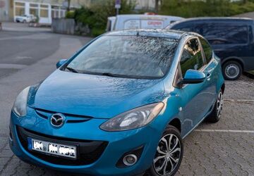 Mazda 2 139.000 km 3.300 &euro; Duisburg 47229