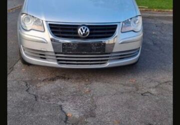 VW Touran 210.000 km 2.950 &euro; Duisburg 47057
