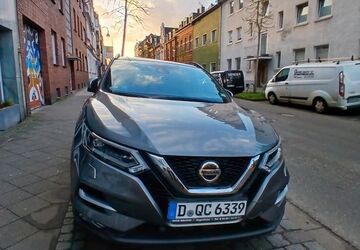 Nissan Qashqai 65.000 km 13.900 &euro; Düsseldorf 40625
