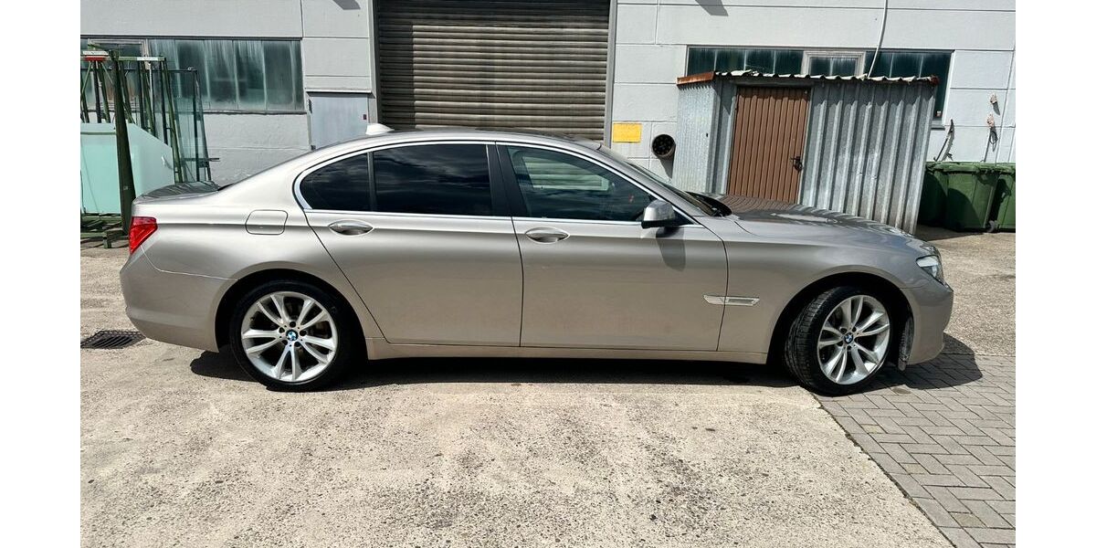 BMW 740 105.158 km 19.900 &euro; Duisburg 47138