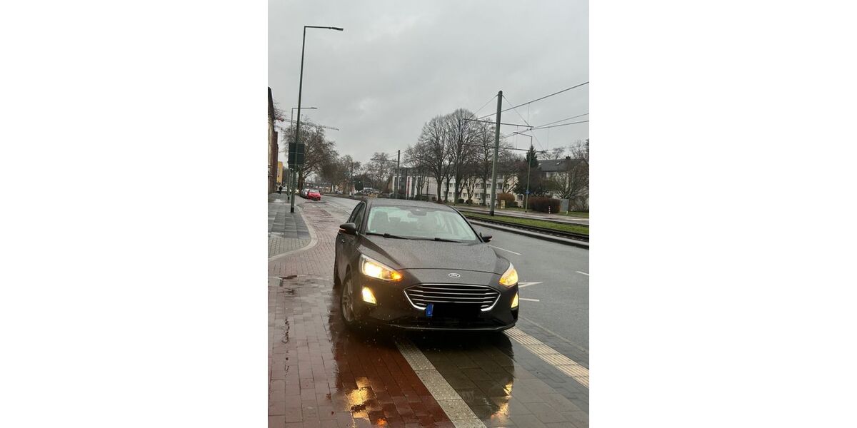 Ford Focus 115.000 km 9.300 &euro; Duisburg 47055