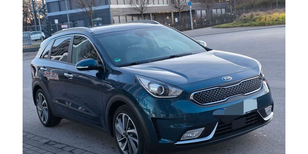 Kia Niro 134.000 km 13.700 &euro; Düsseldorf 40589