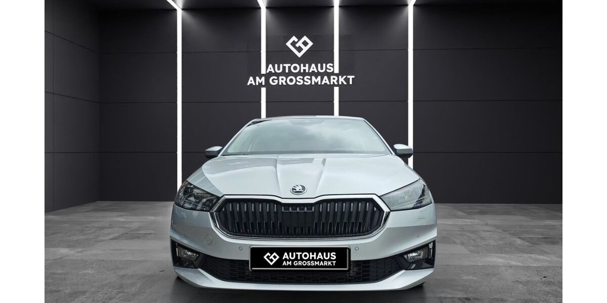 Skoda Fabia 14.000 km 20.590 &euro; Duisburg 47059