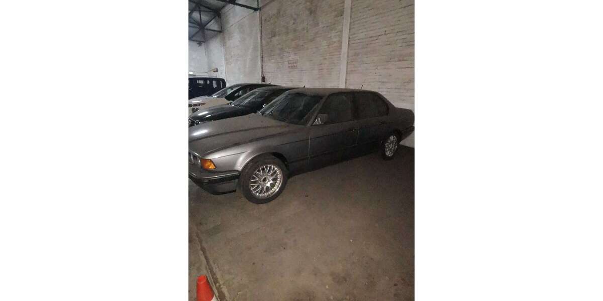 BMW 730 201.000 km 7.999 &euro; Düsseldorf 40472