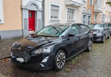 Ford Focus 129.250 km 9.000 &euro; Duisburg 47057