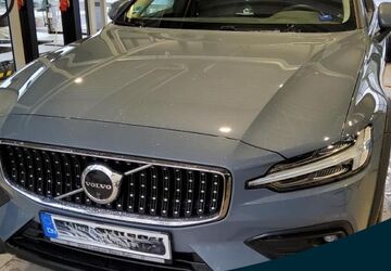 Volvo V60 Cross Country 23.983 km 37.490 &euro; Essen-Kray 45309