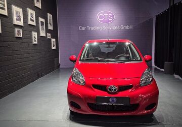Toyota Aygo (X) 10.468 km 9.900 &euro; Düsseldorf 40476