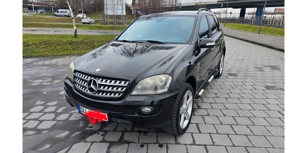 Mercedes-Benz ML 500 230.000 km 9.999 &euro; Duisburg 47259