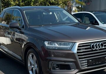 Audi Q7 275.700 km 24.900 &euro; Düsseldorf 40627