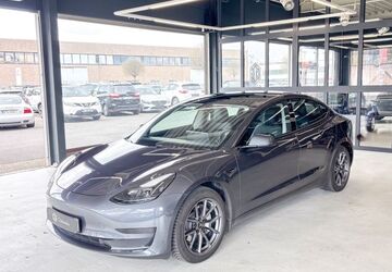 Tesla Model 3 38.000 km 26.500 &euro; Düsseldorf 40233
