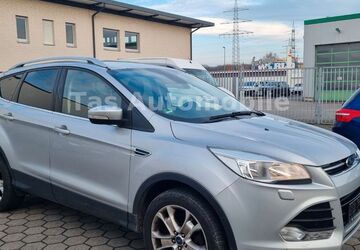 Ford Kuga 154.000 km 11.999 &euro; Dinslaken 46539