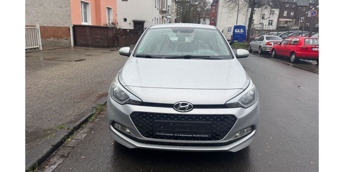 Hyundai i20 126.000 km 6.699 &euro; Gelsenkirchen 45879