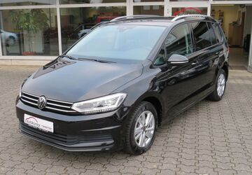 VW Touran 22.990 km 30.990 &euro; Kerken 47647