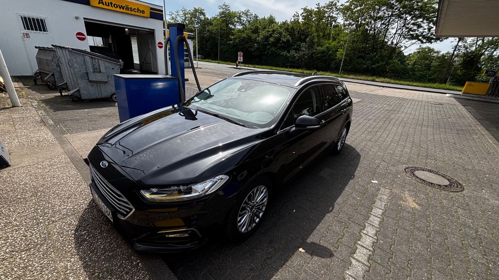 Ford Mondeo 83.083 km 19.490 &euro; Duisburg 47198