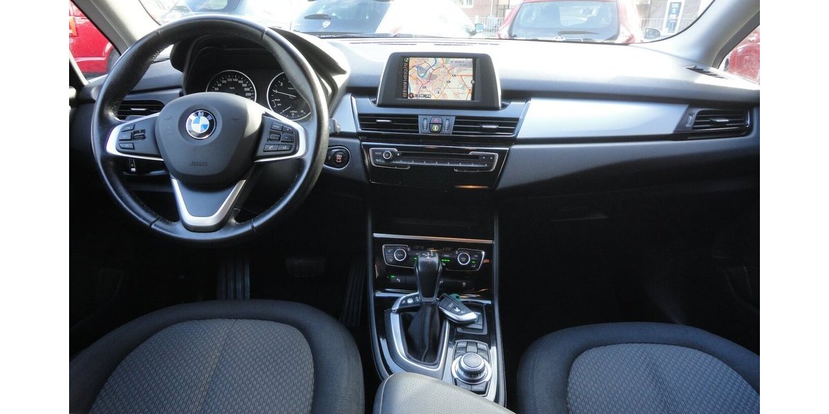 BMW 218 Active Tourer Autom Navi LED Klimatr.PDC SHZ 112.000 km 11.999 &euro; Neuss 41462
