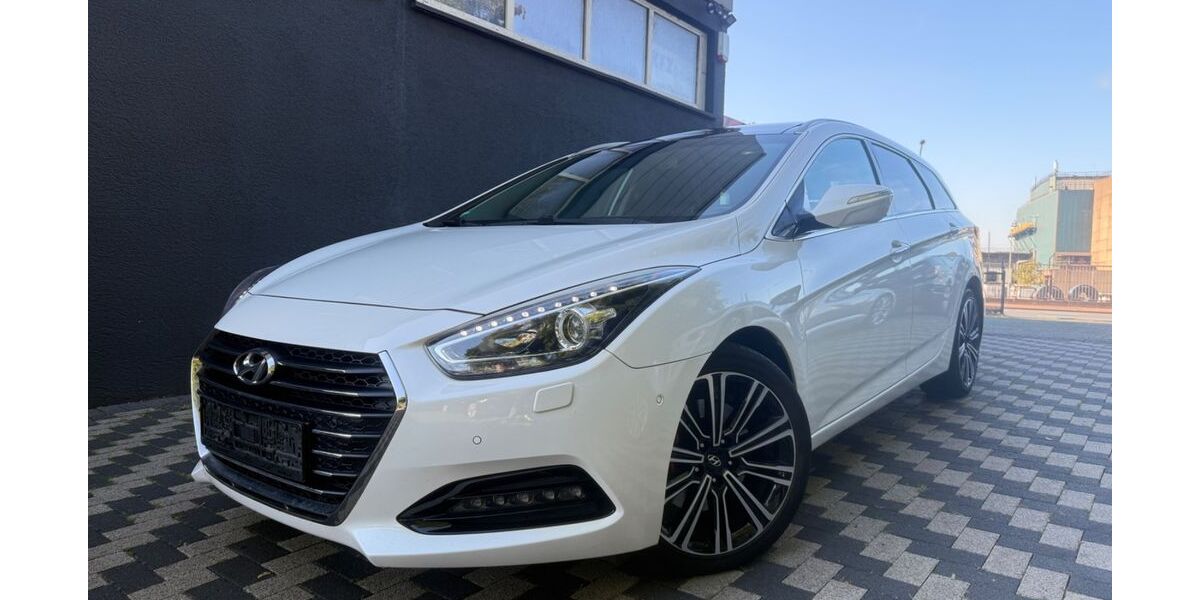 Hyundai i40 124.300 km 12.800 &euro; Duisburg 47259